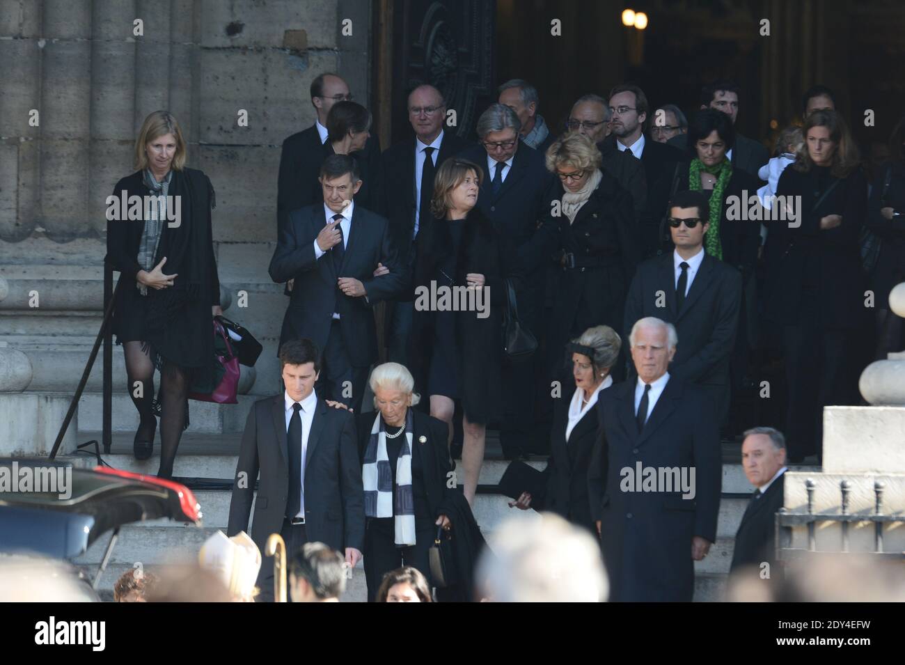 Cerimonia funebre per il defunto amministratore delegato di Total Christophe de Margerie, morto in un incidente aereo a Mosca la scorsa settimana, nella chiesa di Saint-Sulpice a Parigi, in Francia, il 27 ottobre 2014. Foto di ABACAPRESS.COM Foto Stock