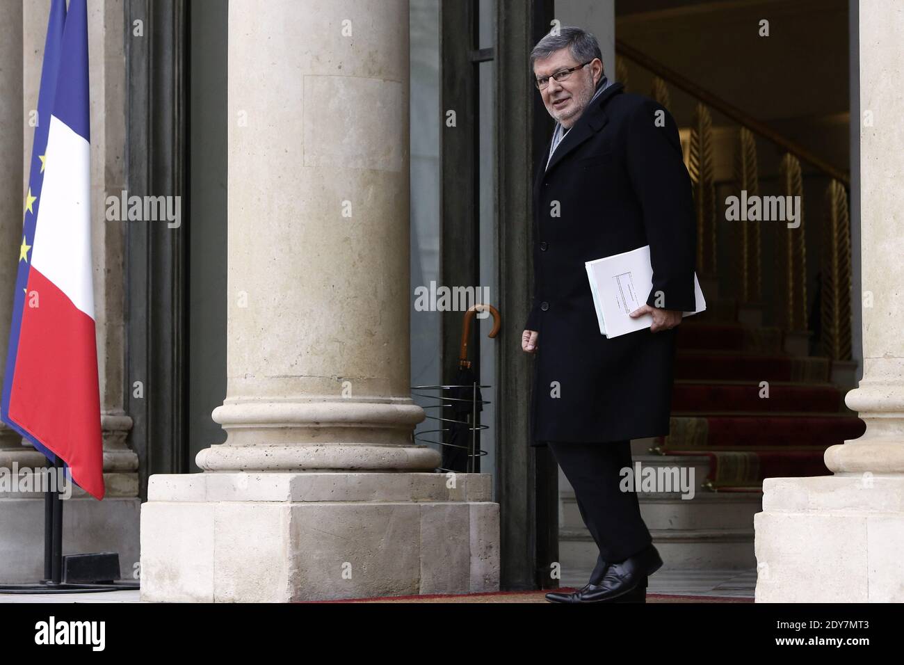 Il Ministro francese responsabile delle relazioni con il Parlamento Alain Vidalies lascia il Palazzo presidenziale Elysee dopo la riunione settimanale del gabinetto, il 10 dicembre 2014. Foto di Stephane Lemouton/ABACAPRESS.COM Foto Stock