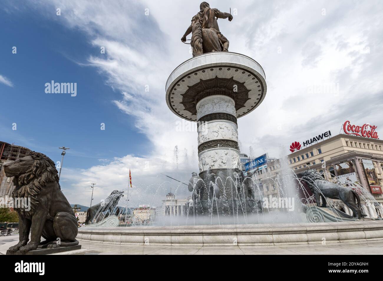 Statua di Alessandro il Grande ufficialmente chiamato 'Guerriero su un cavallo, Piazza Macedonia, Skopje, Macedonia (FYROM), Repubblica di Macedonia del Nord Foto Stock