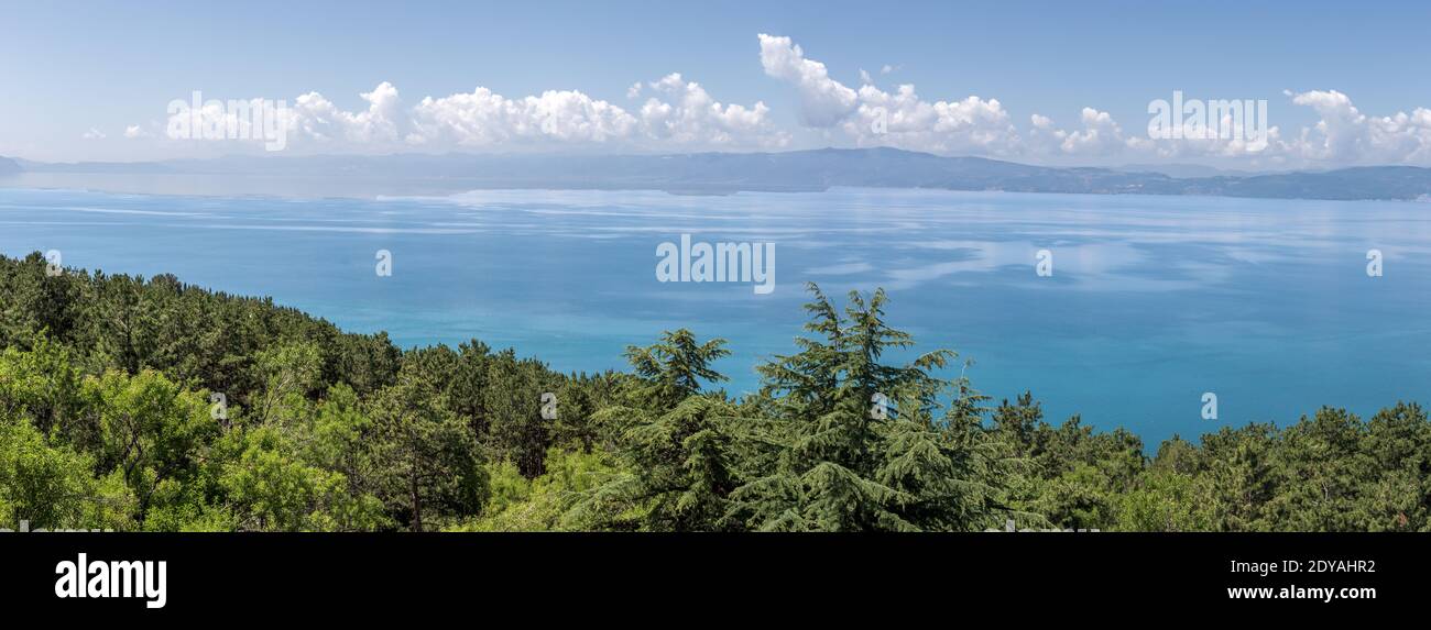 Viste panoramiche dalla Fortezza di Samuel (Samuil), nota anche come Fortezza di Tsar Samoil, del Lago Ohrid, Ohrid, Macedonia (FYROM)), Repubblica della Macedonia settentrionale Foto Stock