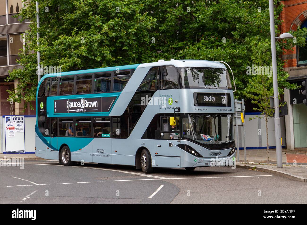 Un autobus di Nottingham City Transport a Nottingham, Notts., Regno Unito. Foto Stock