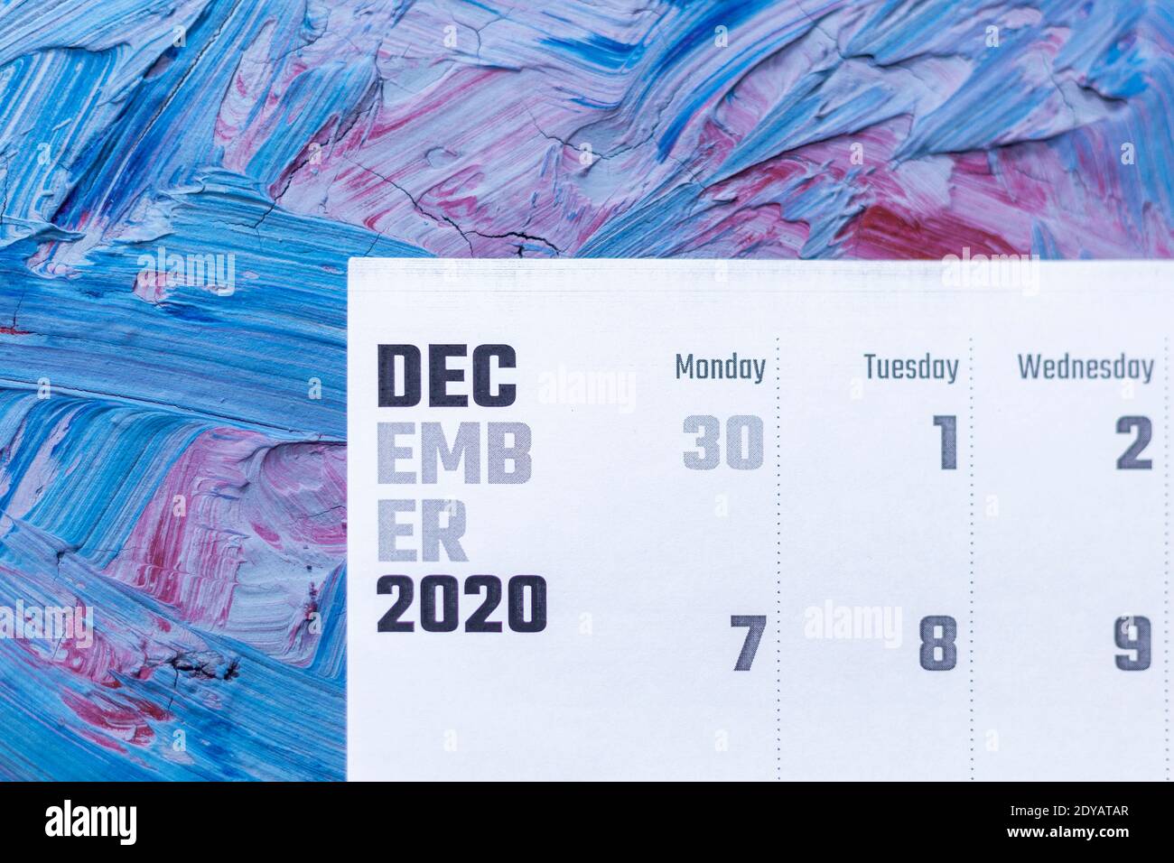 Calendario dicembre 2021. Calendario mensile di dicembre su sfondo blu Foto Stock