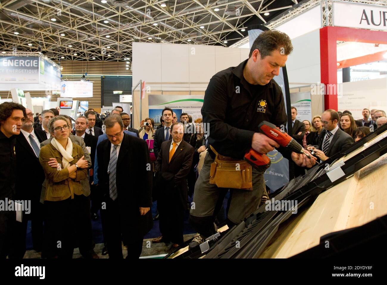 Il ministro dell'ecologia Delphine Batho visita la fiera per l'energia sostenibile durante la sua inaugurazione a Chassieu, vicino a Lione, Francia, il 19 febbraio 2013. Foto di Vincent Dargent/ABACAPRESS.COM Foto Stock