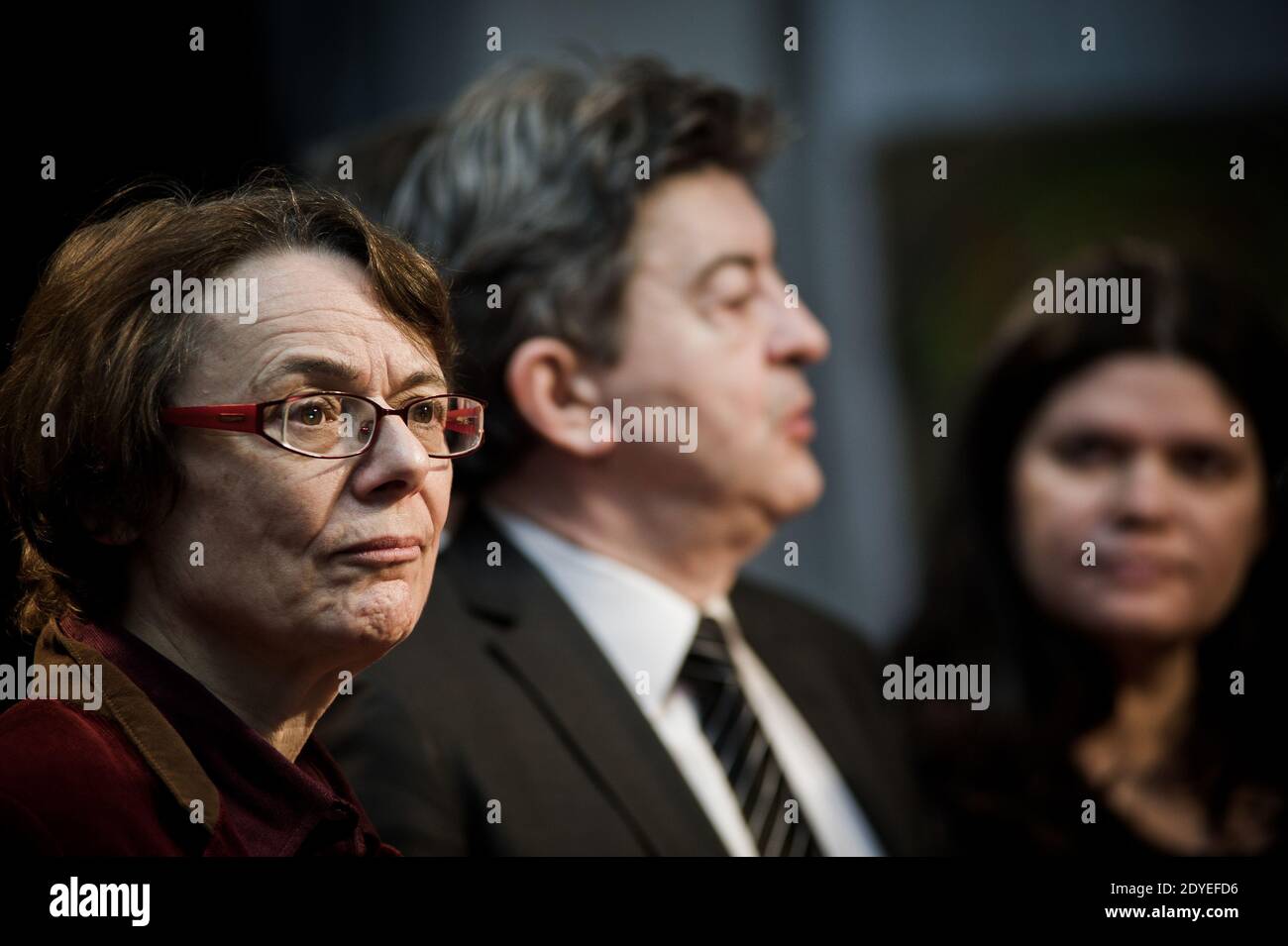 Jean-Luc Melenchon, leader francese del partito di estrema sinistra parti de Gauche (PG), tiene una conferenza stampa a Les Lilas, vicino a Parigi, il 6 marzo 2013, un giorno dopo la morte del presidente venezuelano Hugo Chavez dal cancro a 58 . 'Quello che non è mai muore', ha scritto Melenchon in un tweet ieri sera. Melenchon ha fatto diverse visite in Venezuela durante la presidenza di Chavez. Foto di Nicolas Messyasz/ABACAPRESS.COM Foto Stock