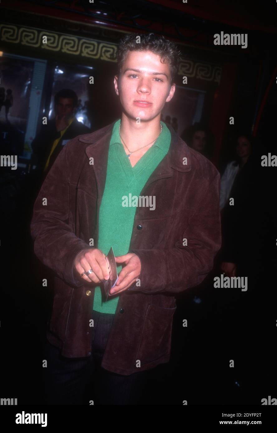 Hollywood, California, USA 26 aprile 1996 l'attore Ryan Phillippe partecipa alla prima "The Craft" di Columbia Pictures al Mann's Chinese Theatre il 26 aprile 1996 a Hollywood, California, USA. Foto di Barry King/Alamy Stock foto Foto Stock