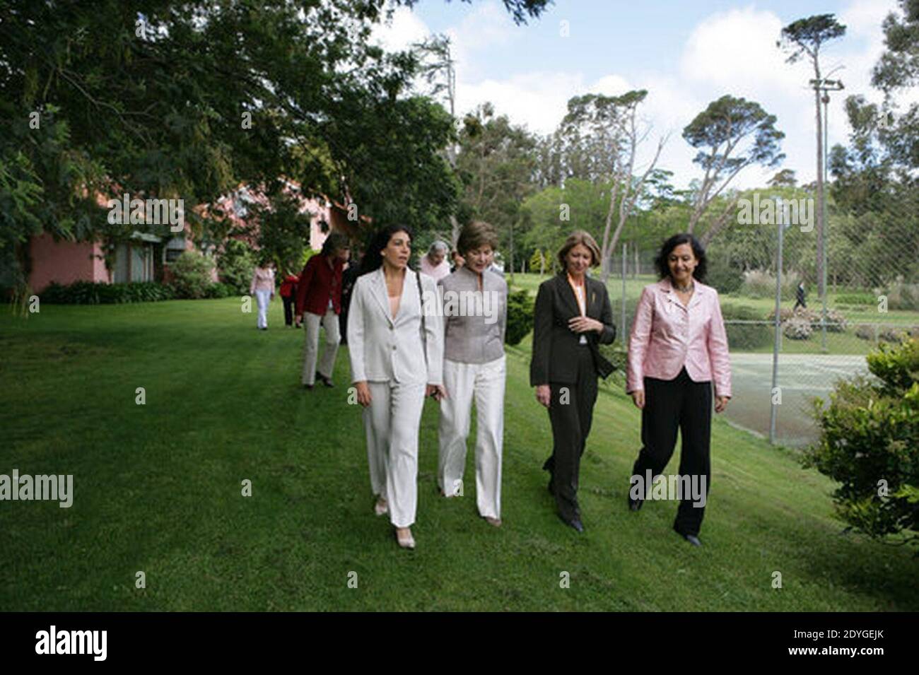 Laura Bush e Cristina Kirchner a Estancia Santa Isabel. Foto Stock