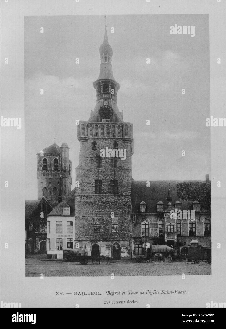 Le beffroi et la tour de St-Vaast en 1897 avant leur Destruction it 1914-18. Foto Stock