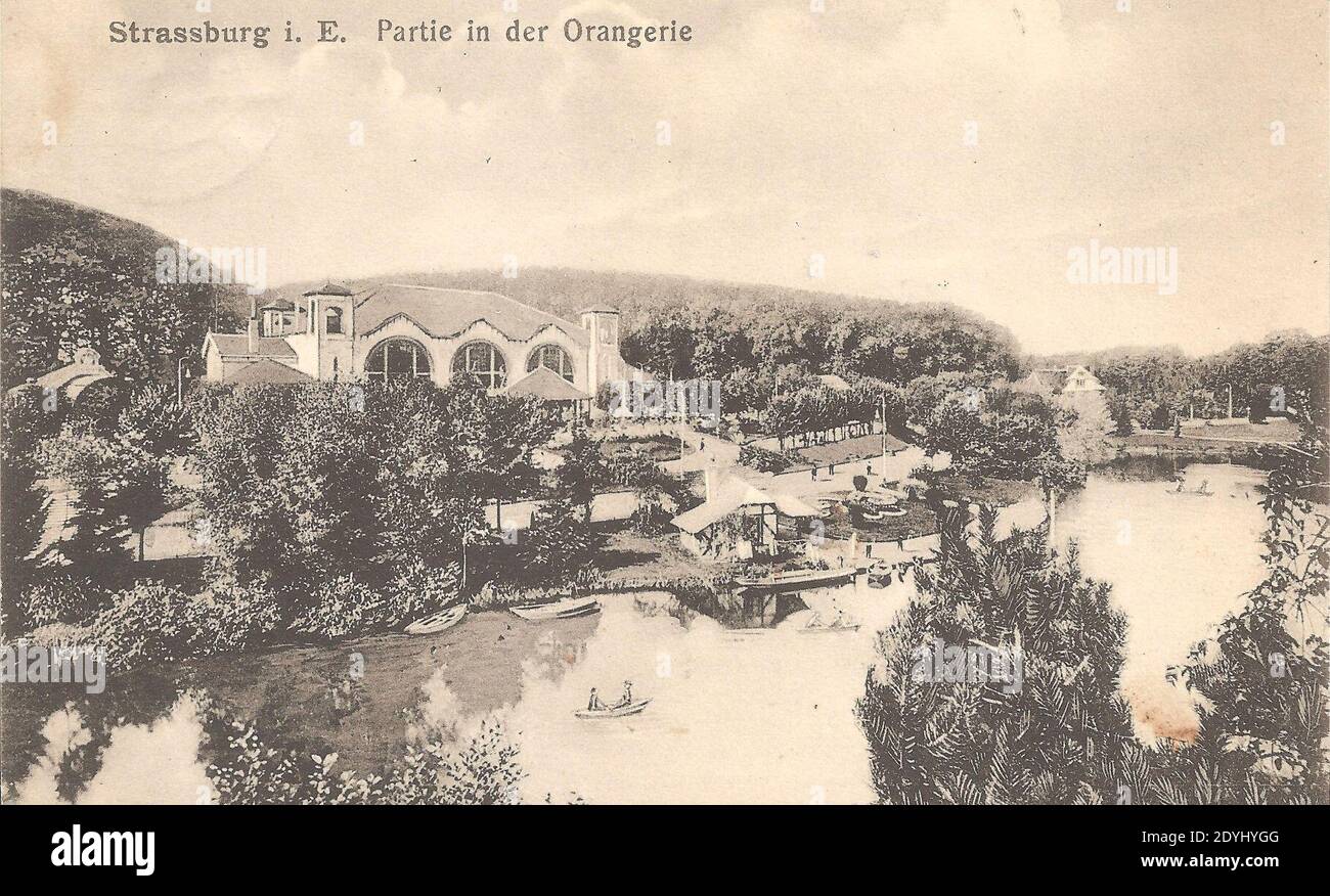 Lac du Parc de l'Orangerie à Strasbourg avec l'ancien Grand Restaurant, construit en 1895, démoli en 1961 (carte postale). Foto Stock