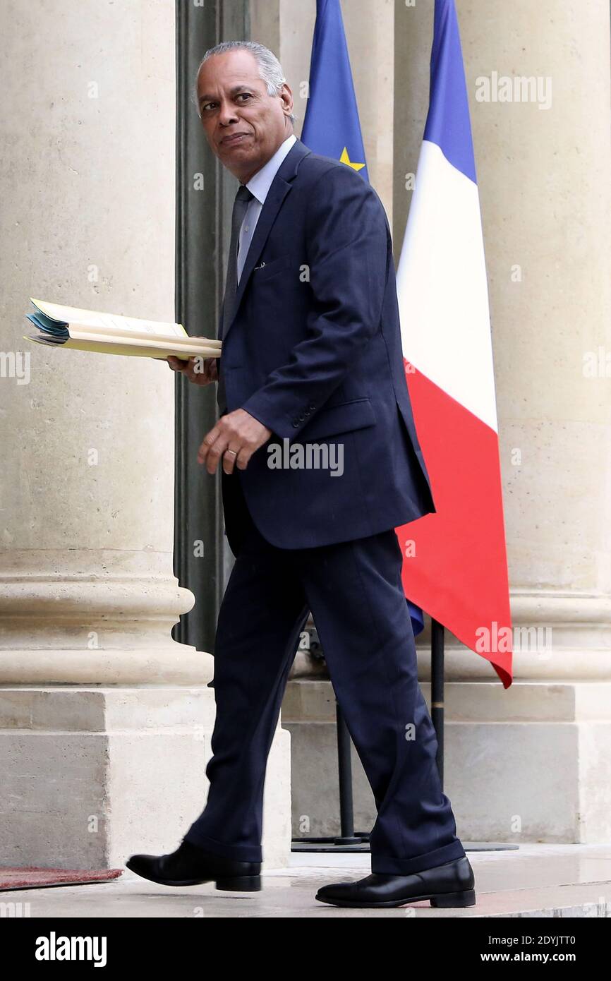 Il Ministro francese per i territori d'oltremare a Durel arriva a partecipare a una speciale riunione del governo, avviata dal Presidente Francois Hollande, per rilanciare il suo governo in ritardo davanti a un rimpasto atteso, presso il Palazzo Elysee di Parigi, Francia, il 6 maggio 2013. Foto di Stephane Lemouton/ABACAPRESS.COM Foto Stock