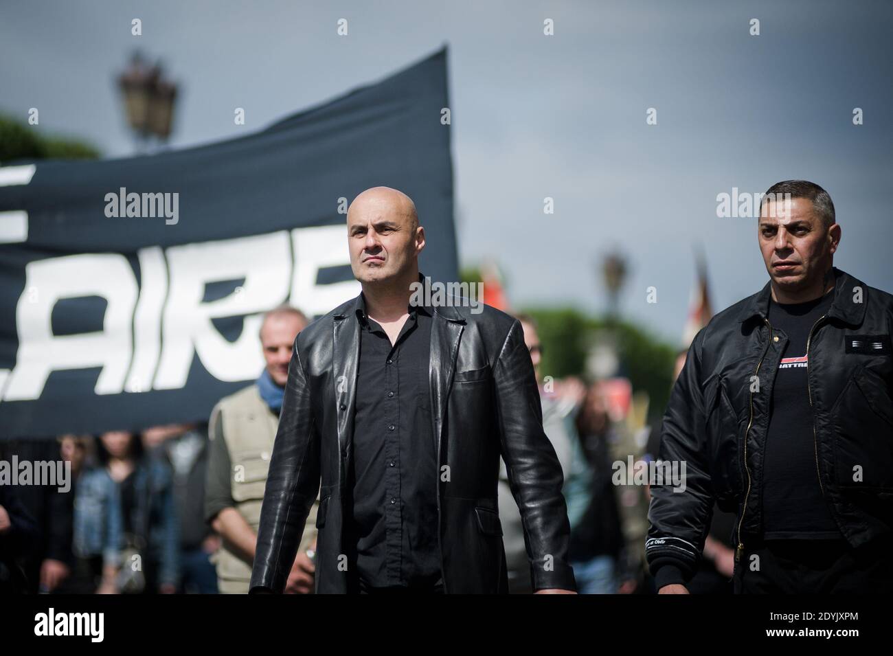 Serge Ayoub partecipa a Parigi il 12 maggio 2013 ad una manifestazione chiamata dal gruppo nazionalista e royalistico francese "Action Francaise", che riunisce diversi movimenti di estrema destra per commemorare Giovanna d'Arco. Foto di Nicolas Messyasz/ABACAPRESS.COM Foto Stock