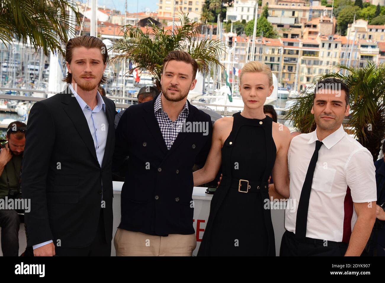 Oscar Isaac, Carey Mulligan, Justin Timberlake, Garrett Hedlund in posa alla fotocellula 'Inside Llewyn Davis' tenutasi al Palais Des Festivals nell'ambito del 66mo Festival di Cannes, in Francia, il 19 maggio 2013. Foto di Nicolas Briquet/ABACAPRESS.COM Foto Stock