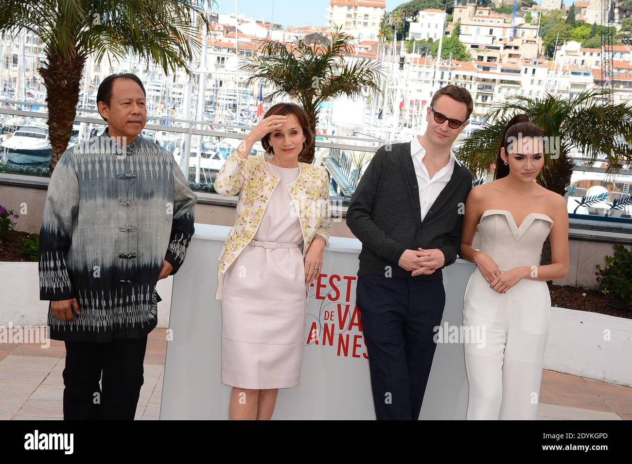 Nicolas Wiring Refn, Kristin Scott Thomas, Rhatha Phongam, Matthew Newman in posa alla fotocellula per il film per i perdonati di Dio che si è tenuto al Palais des Festivals nell'ambito del 66mo Festival del film di Cannes, in Francia, il 22 maggio 2013. Foto di Nicolas Briquet/ABACAPRESS.COM Foto Stock