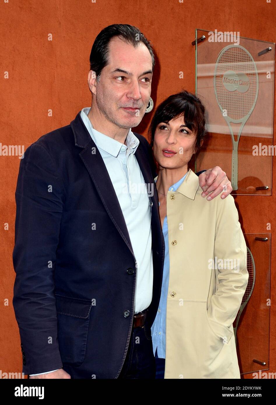 Samuel Labarthe ed Helene Medigue si fermano presso il Village, il quartiere VIP del French Tennis Open 2013 all'arena Roland Garros di Parigi, Francia il 29 maggio 2013, Foto di Jeremy Charriau/ABACAPRESS.COM Foto Stock