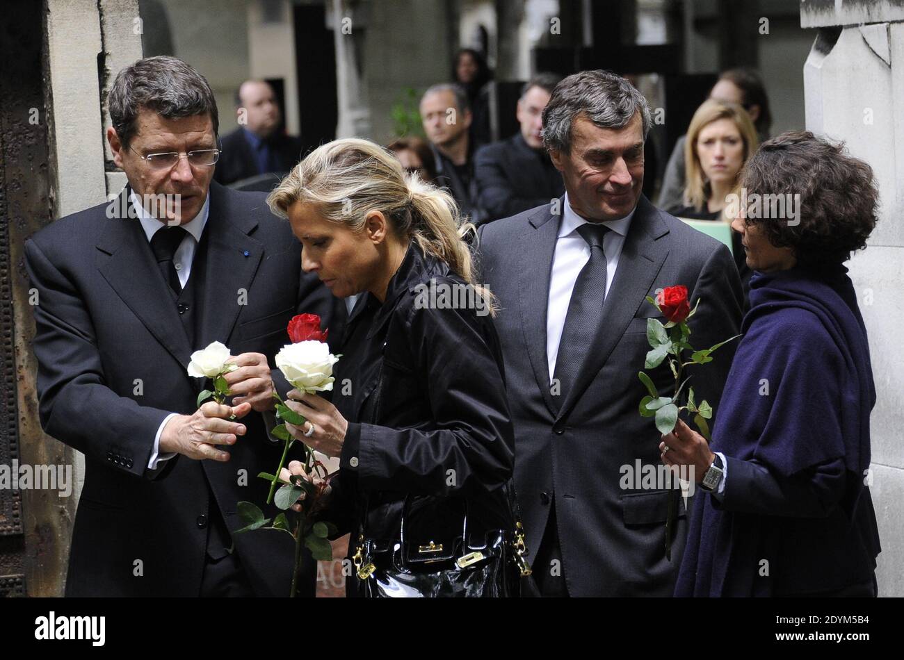 Jerome Cahuzac partecipa al servizio funerale per Guy Carcassonne al cimitero di Montmartre a Parigi, Francia il 3 giugno 2013. Foto di Mousse-Wyters/ABACAPRESS.COM Foto Stock