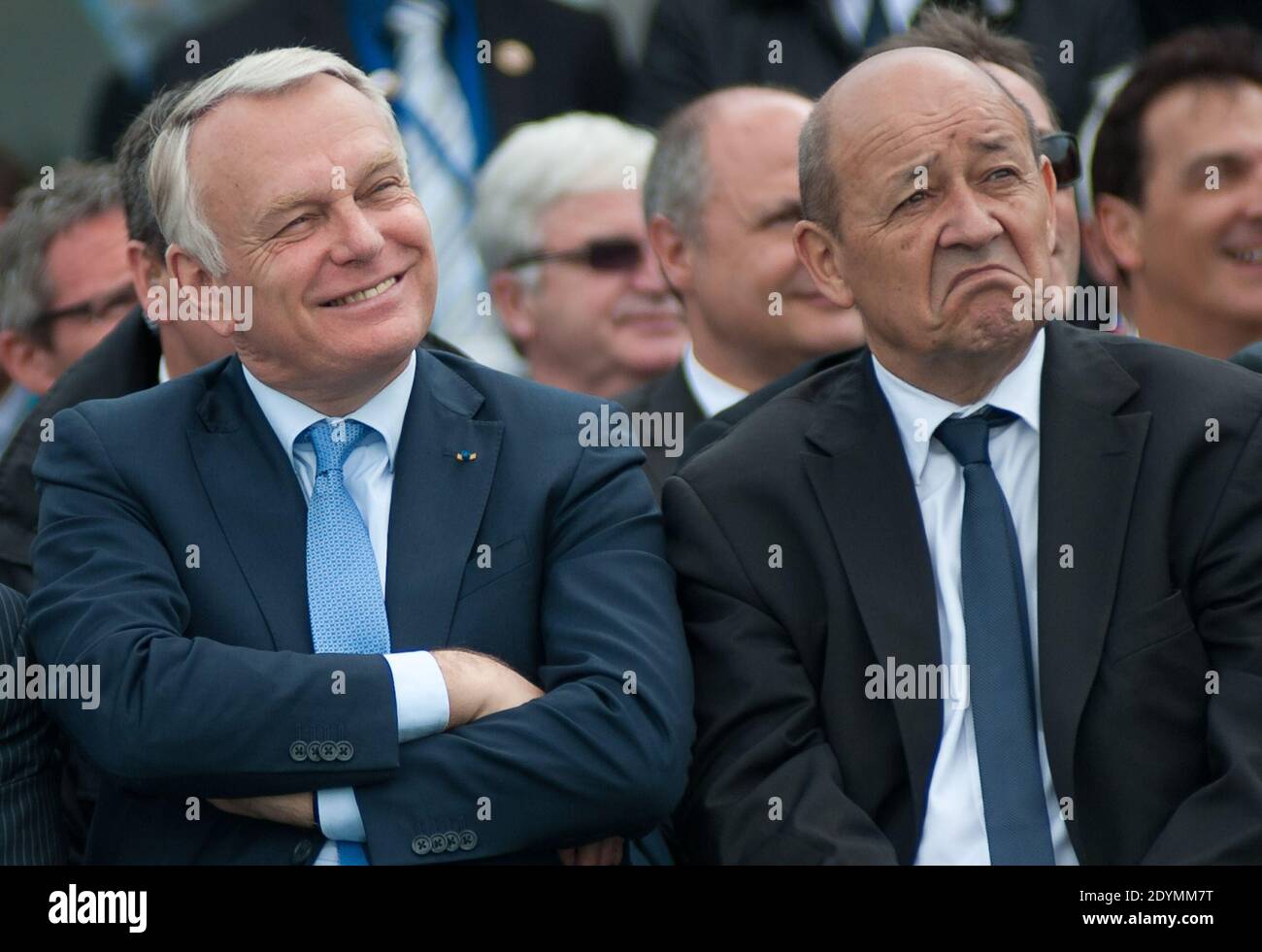 Il primo Ministro Jean-Marc Ayrault, il Presidente dell'Assemblea Nazionale Claude Bartolone e il Ministro della Difesa Jean-Yves le Drian hanno partecipato all'apertura del 50° Salone dell'aria di Parigi, tenutosi all'aeroporto di le Bourget vicino a Parigi, Francia il 17 giugno 2013. Foto di Julien Muguet/piscina/ABACAPRESS.COM Foto Stock