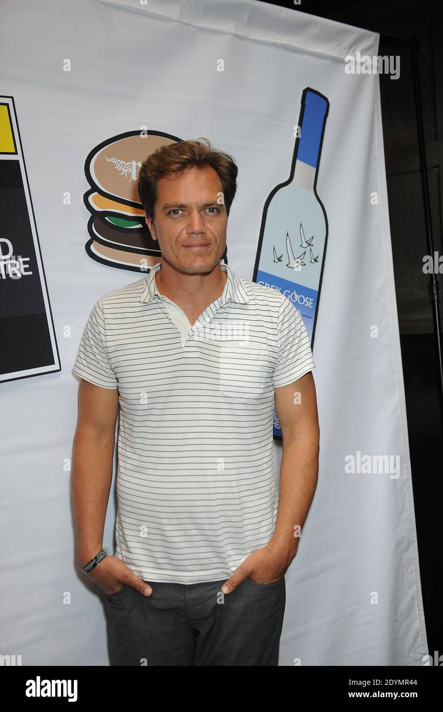 Michael Shannon, star del nuovo film di Superman "Man of Steel", ha ospitato un ricevimento al Rockit Bar & Grill a beneficio di un Red Orchid Theatre a Chicago, Illinois, USA il 22 giugno 2013. L'attore ha parlato con i media e ha posto per le immagini con i ventilatori, che inoltre hanno ottenuto vedere una proiezione privata del film. Foto di Cindy Barrymore/ABACAPRESS.COM Foto Stock