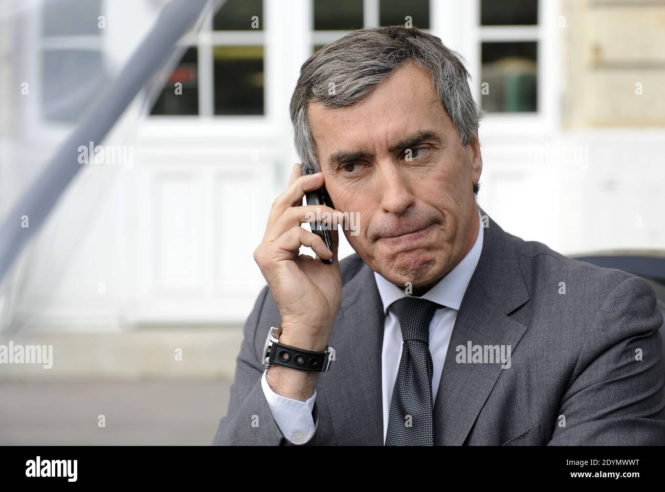Jerome Cahuzac lascia casa prima della sua audizione all'Assemblea Nazionale questo pomeriggio a Parigi, in Francia, il 26 giugno 2013. Foto di Mousse/ABACAPRESS.COM Foto Stock