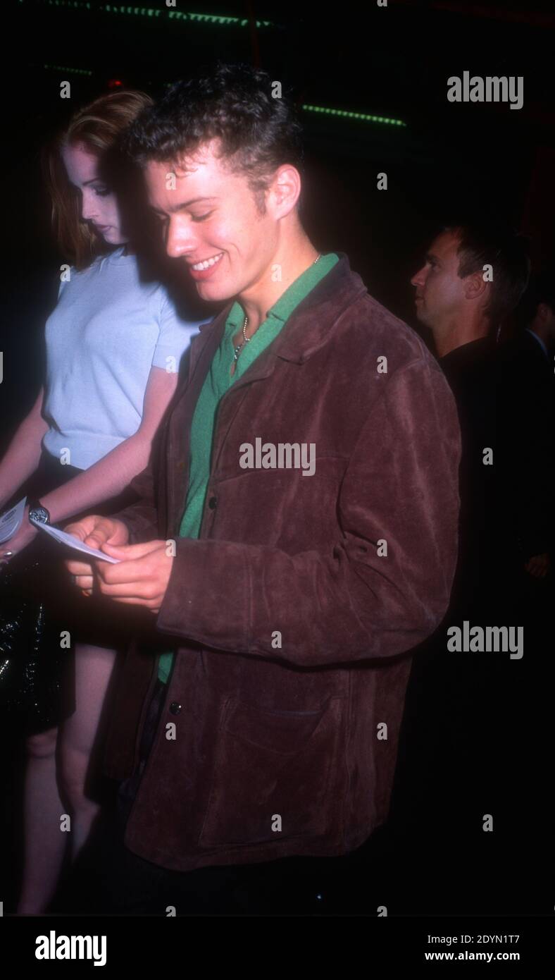 Hollywood, California, USA 26 aprile 1996 l'attore Ryan Phillippe partecipa alla prima "The Craft" di Columbia Pictures al Mann's Chinese Theatre il 26 aprile 1996 a Hollywood, California, USA. Foto di Barry King/Alamy Stock foto Foto Stock