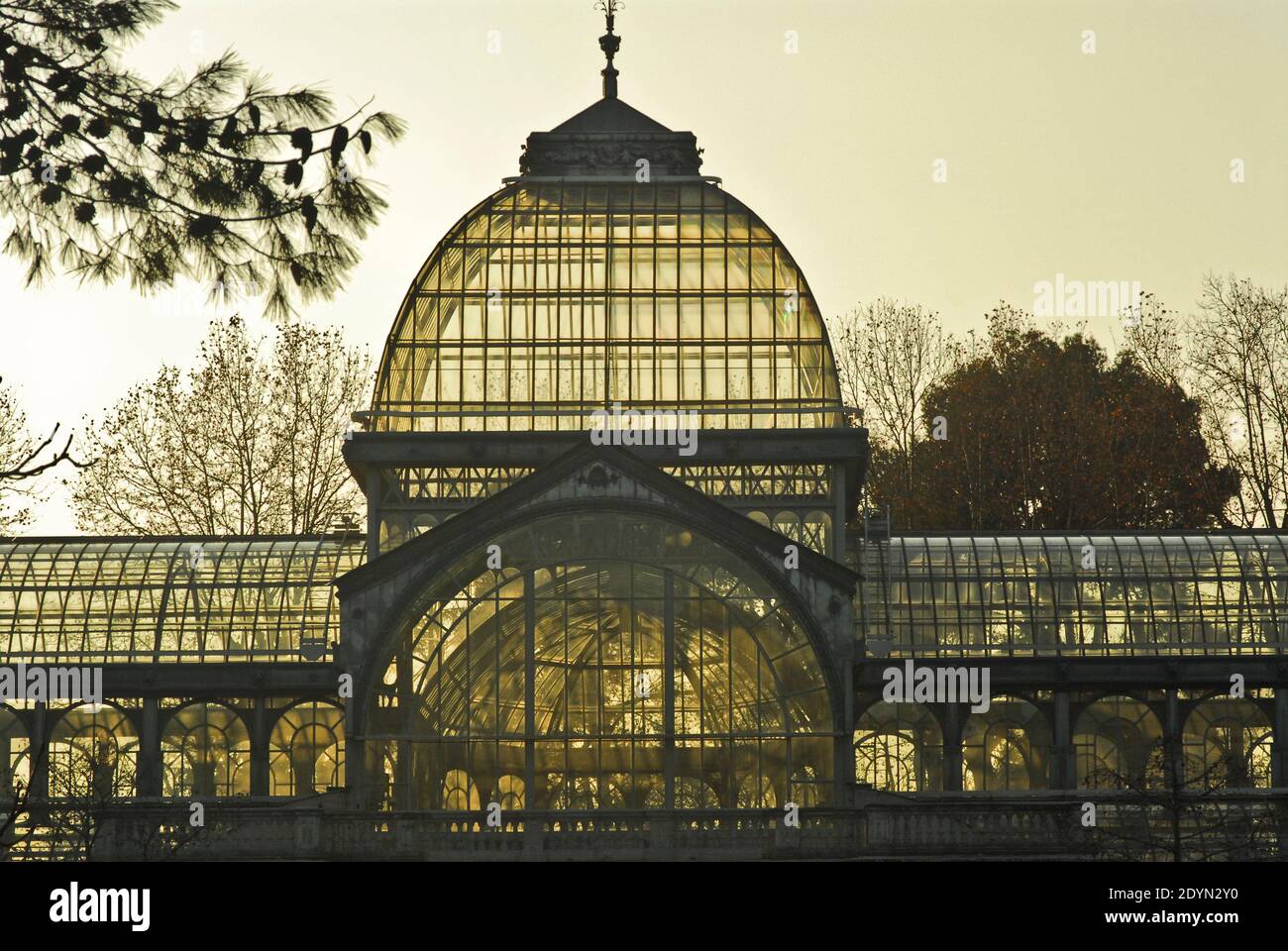 Palazzo di cristallo. Parco di Buen Retiro (Parque del Retiro). Madrid, Spagna Foto Stock