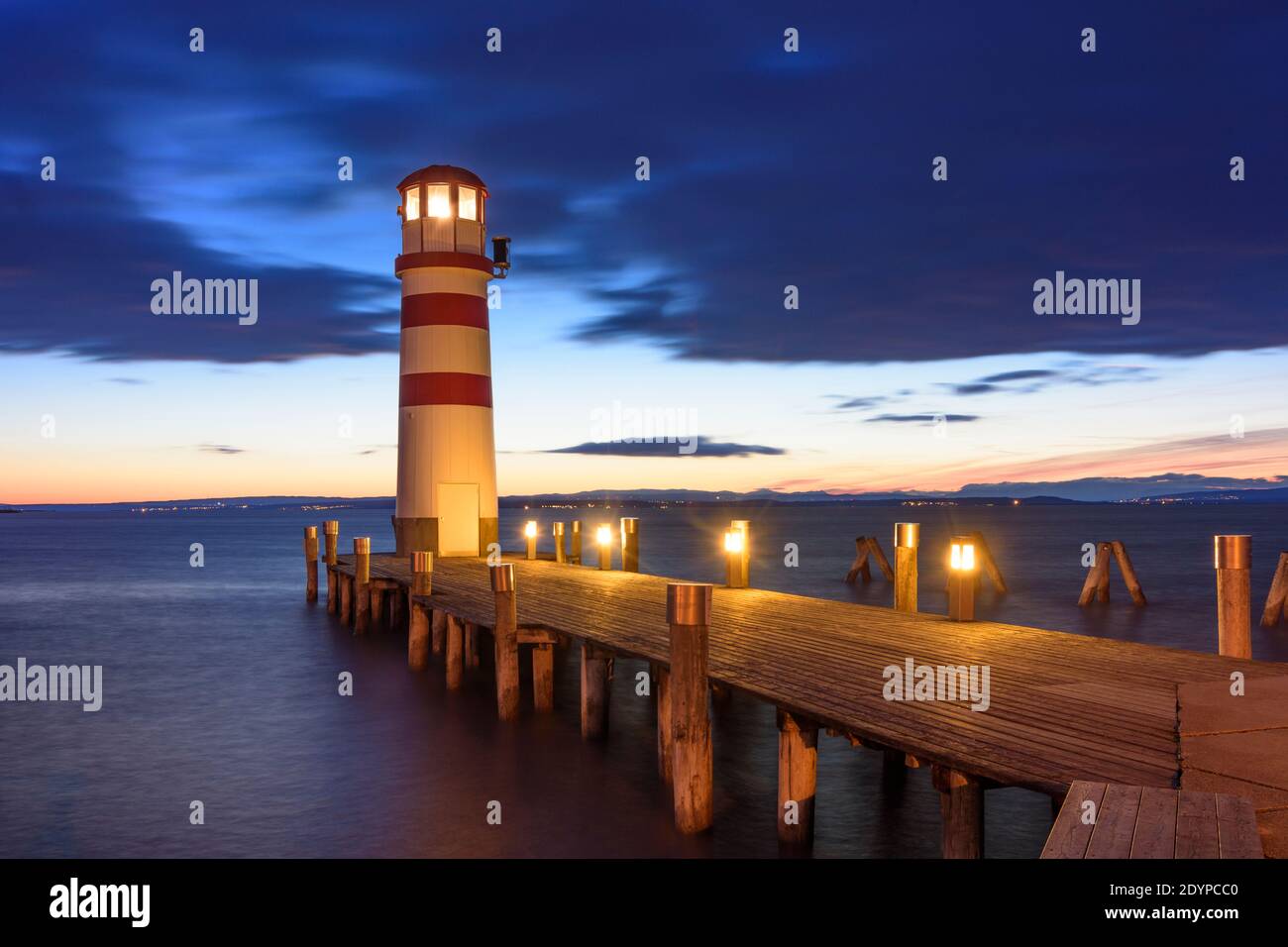 Podersdorf am See: faro presso il lago di Neusiedl in Neusiedler See (lago di Neusiedl), Burgenland, Austria Foto Stock