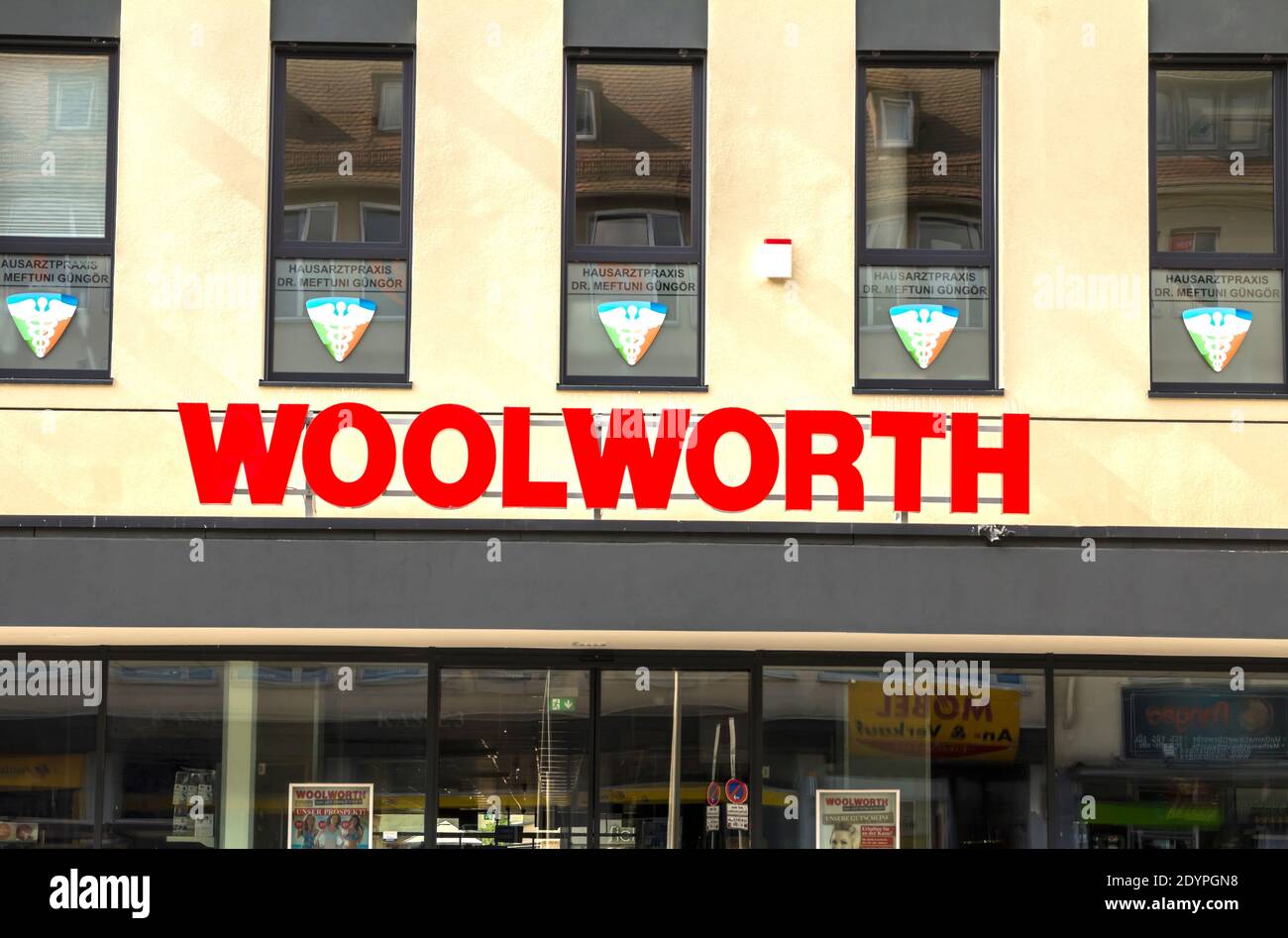 Nurnberg, Germania: Negozio Woolworth GmbH. Fornitore locale per gli articoli di tutti i giorni, che offre un ampio assortimento di articoli per le esigenze quotidiane Foto Stock