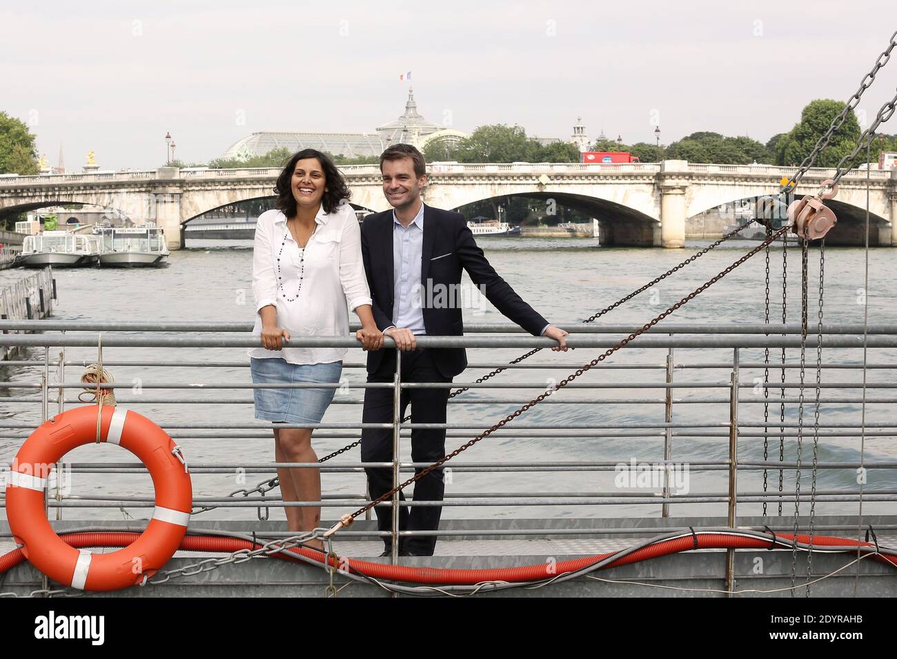 Bruno Julliard e Myriam El Khomri, portavoce del candidato del Partito socialista alle elezioni mayorali di Parigi del 2014, Anne Hidalgo, si sono recati a Parigi il 11 luglio 2013. Foto di Stephane Lemouton/ABACAPRESS.COM Foto Stock