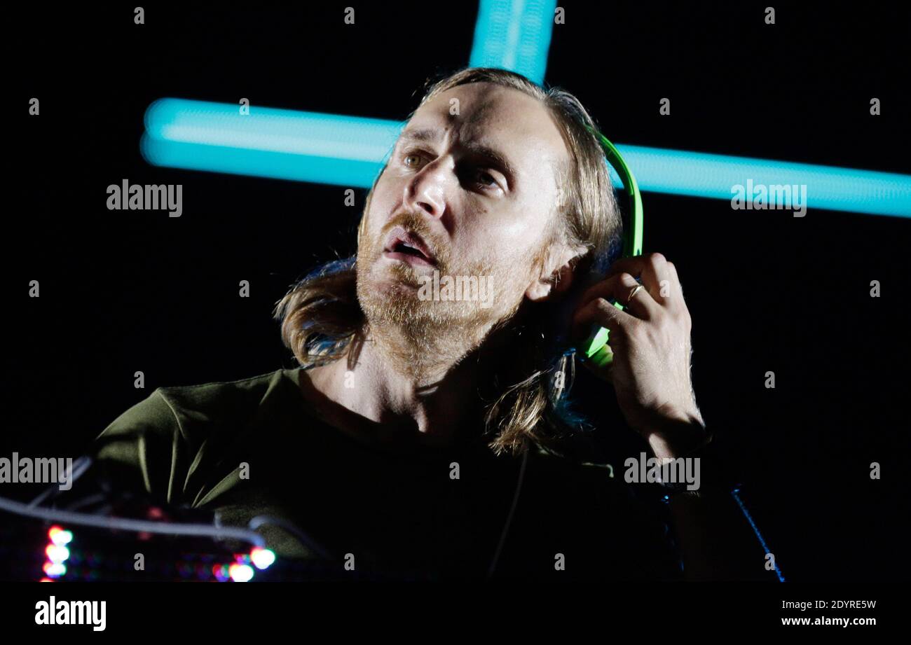 Esclusivo. David Guetta si esibisce durante il Festival della musica di Electropeach, a Port-Barcares, Francia, il 20 luglio 2013. Foto di Jerome Domine/ABACAPRESS.COM Foto Stock