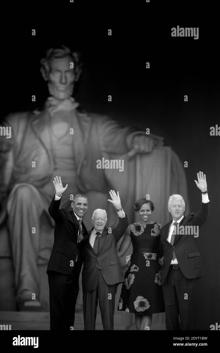Presidente Barack Obama , prima Signora Michelle Obama , E i presidenti dei formatori Jimmy carter e Bill Clinton partecipano alla cerimonia 'Let Freedom Ring' per commemorare il 50° anniversario della marcia di Washington per il lavoro e la libertà presso il Lincoln Memorial sul National Mall di Washington, DC, USA, il 28 agosto 2013. Foto di Olivier Douliery/ABACAPRESS.COM Foto Stock