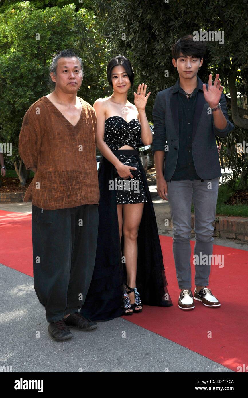 Il regista Kim Ki-duk, l'attrice Lee Eun-Woo e l'attore Seo Young-ju arrivano al Casinò per la Photocall 'Moebius' e la Conferenza Stampa durante il 70° Festival Internazionale del Cinema di Venezia (Mostra), presso l'isola del Lido di Venezia, il 03 settembre 2013. Foto di Aurore Marechal/ABACAPRESS.COM Foto Stock