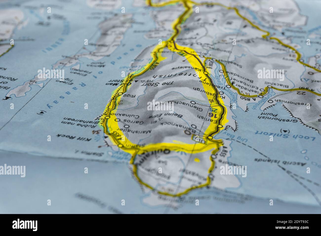 Dettaglio di una mappa stradale della scozia contrassegnata con testo Area marcatore Quiraing Isola di Skye Foto Stock