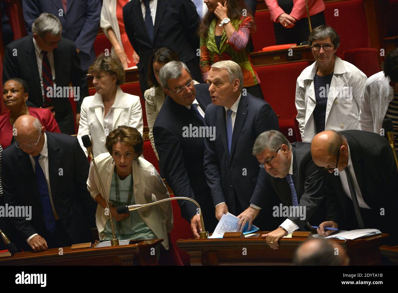 Il ministro del lavoro Michel sapin, il ministro degli Affari sociali e della Sanità Marisol Touraine, il primo ministro Jean-Marc Ayrault, il ministro junior incaricato delle relazioni con il Parlamento Alain Vidalies e il ministro della Difesa Jean-Yves le Drian, in occasione di un dibattito su un intervento militare in Siria all'Assemblea nazionale di Parigi, il 4 settembre; 2013. Foto di Mousse/ABACAPRESS.COM Foto Stock
