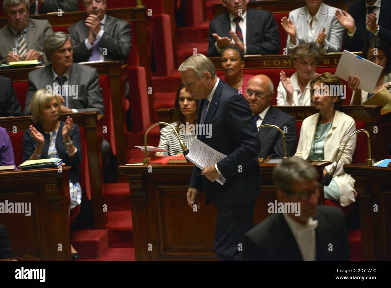 Aurélie Filippetti, Ministro del lavoro Michel sapin, primo Ministro Jean-Marc Ayrault, Ministro Junior incaricato delle relazioni con il Parlamento Alain Vidalies e Ministro della Difesa Jean-Yves le Drian hanno partecipato ad un dibattito su un intervento militare in Siria all'Assemblea Nazionale di Parigi, il 4 settembre 2013. Foto di Mousse/ABACAPRESS.COM Foto Stock