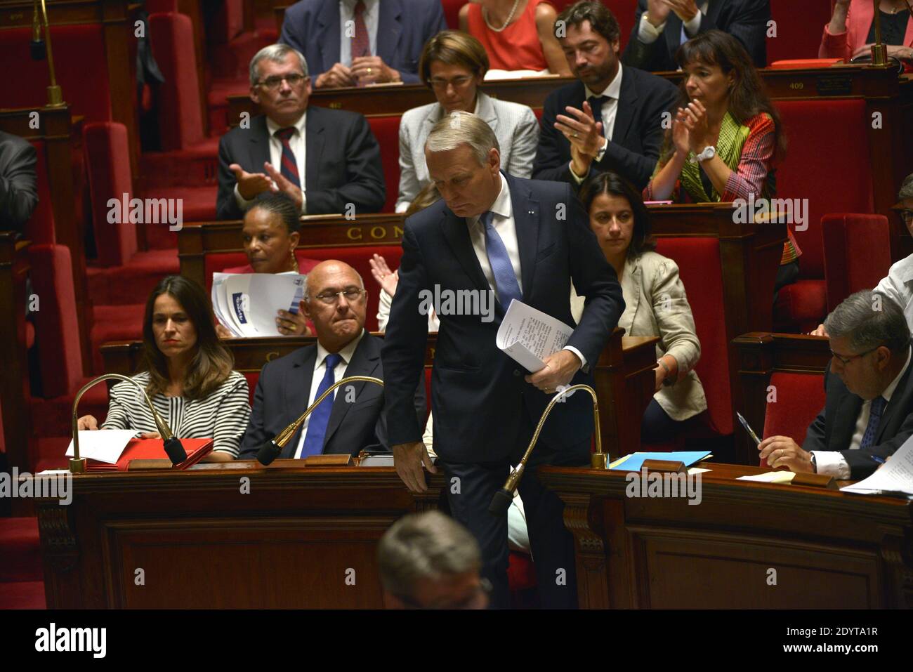 Aurélie Filippetti, il Ministro del lavoro Michel sapin, il primo Ministro Jean-Marc Ayrault, Alain Vidalis e il Ministro della Difesa Jean-Yves le Drian hanno partecipato ad un dibattito su un intervento militare in Siria all'Assemblea Nazionale di Parigi, il 4 settembre 2013. Foto di Mousse/ABACAPRESS.COM Foto Stock