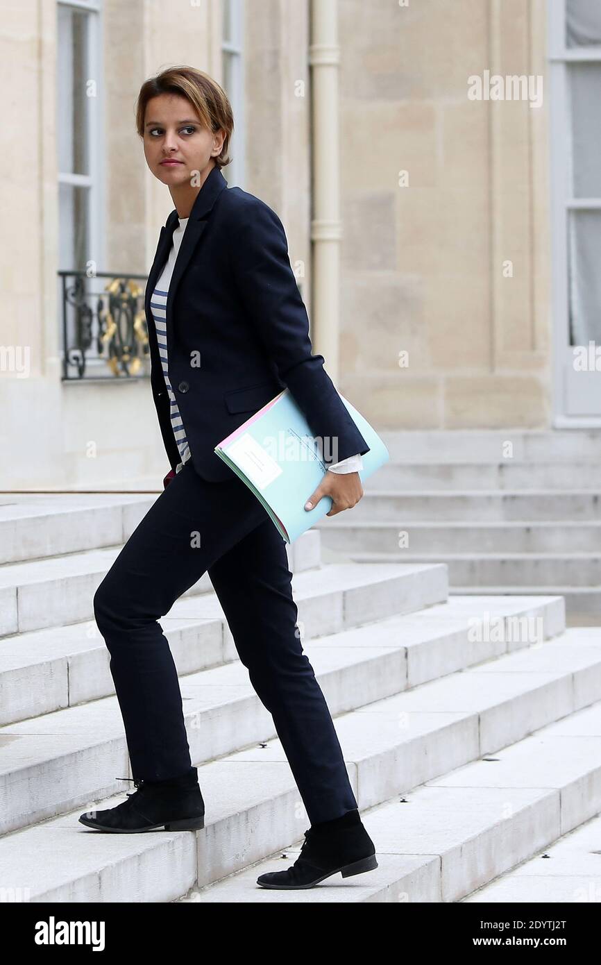 Najat Vallaud-Belkacem, ministro dei diritti della donna e portavoce del governo, arriva al Palazzo presidenziale Elysee per la riunione settimanale del gabinetto, a Parigi, in Francia, il 11 settembre 2013. Foto di Stephane Lemouton/ABACAPRESS.COM Foto Stock