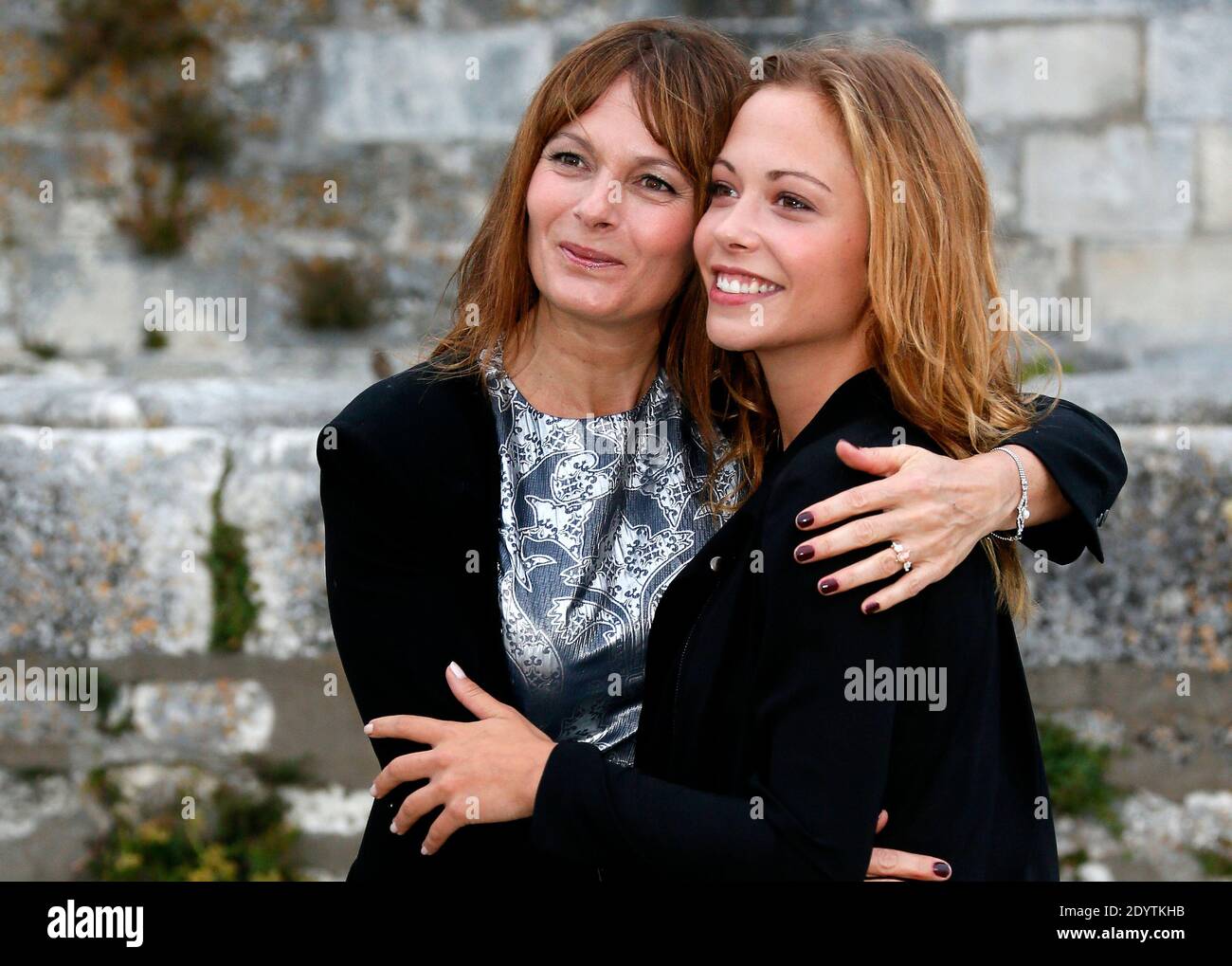 Cecilia Hornus e Dounia Coesens' Plus belle la vie' partecipano al 15° Festival della fiction televisiva a la Rochelle, Francia occidentale, il 13 settembre 2013. Foto di Patrick Bernard/ABACAPRESS.COM Foto Stock