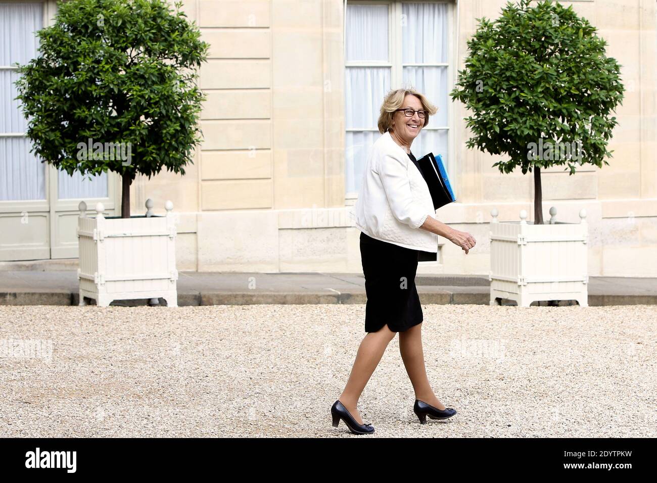 Riforma dello Stato francese, decentramento e amministrazione pubblica il Ministro Marylise Lebranchu lascia il Palazzo presidenziale Elysee dopo la riunione settimanale del gabinetto, a Parigi, in Francia, il 18 settembre 2013. Foto di Stephane Lemouton/ABACAPRESS.COM Foto Stock