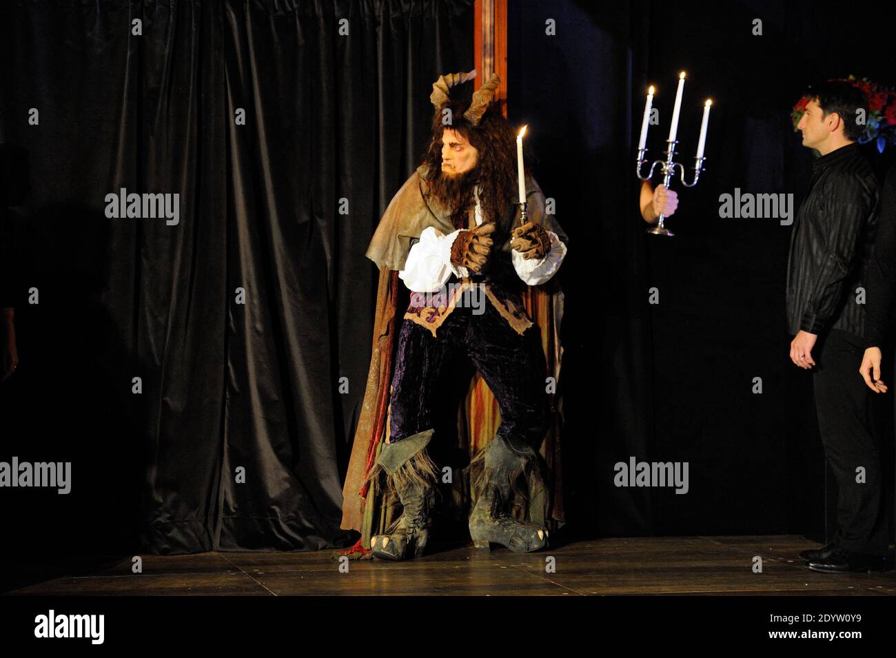 Preparazione e prova del nuovo musical 'la Belle et la Bete' al Teatro Mogador di Parigi, Francia, il 25 settembre 2013. Foto di Alban Wyters/ABACAPRESS.COM Foto Stock