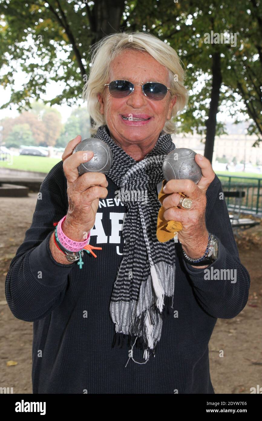 Veronique de Villele partecipa al Torneo Petanque a beneficio dell'associazione 'Meghanora' che si è tenuta a Place des Invalides a Parigi, in Francia, il 29 settembre 2013. Foto di Audrey Poree/ABACAPRESS.COM Foto Stock