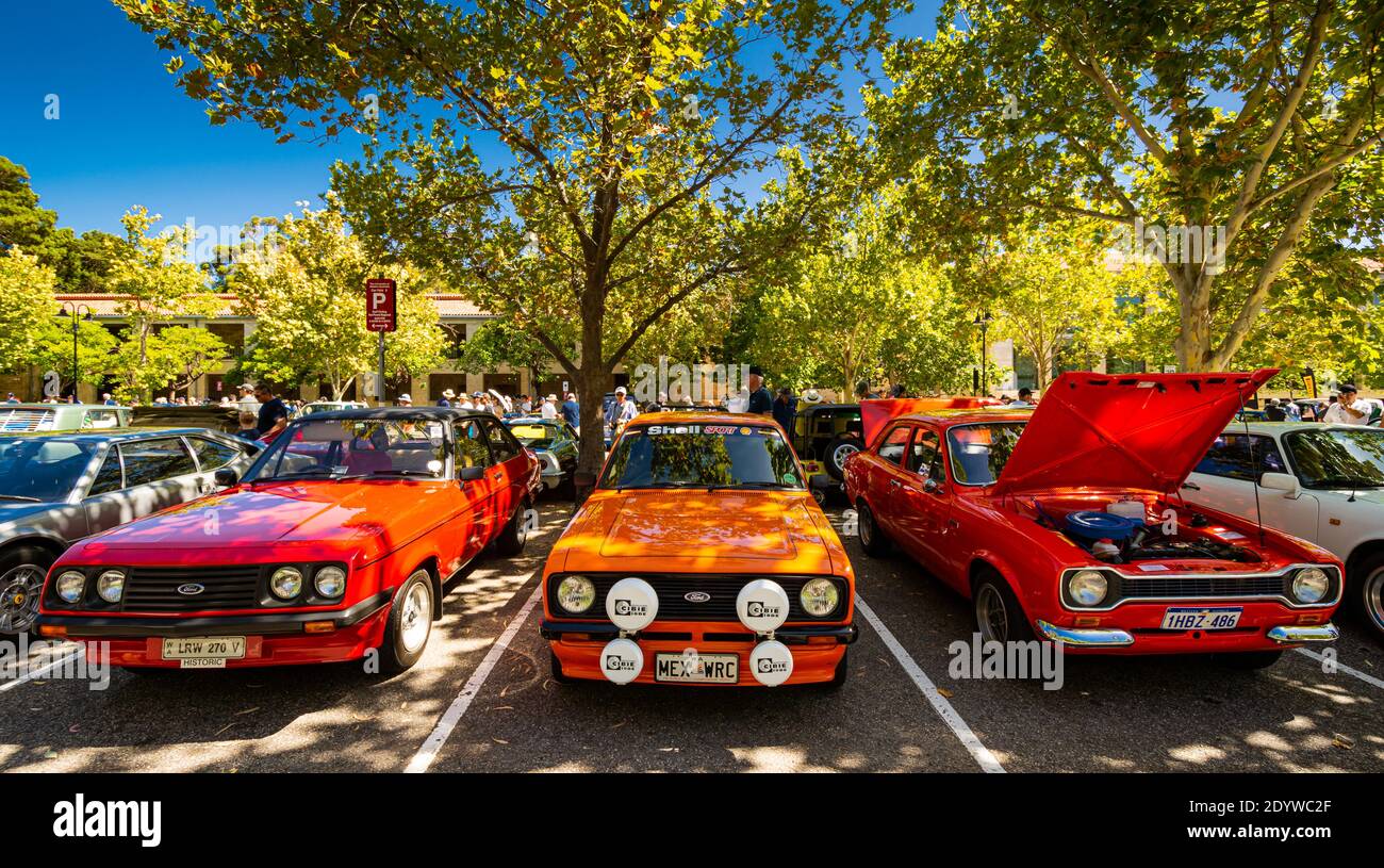 Ford Escorts in mostra alla mostra di auto classiche Foto Stock