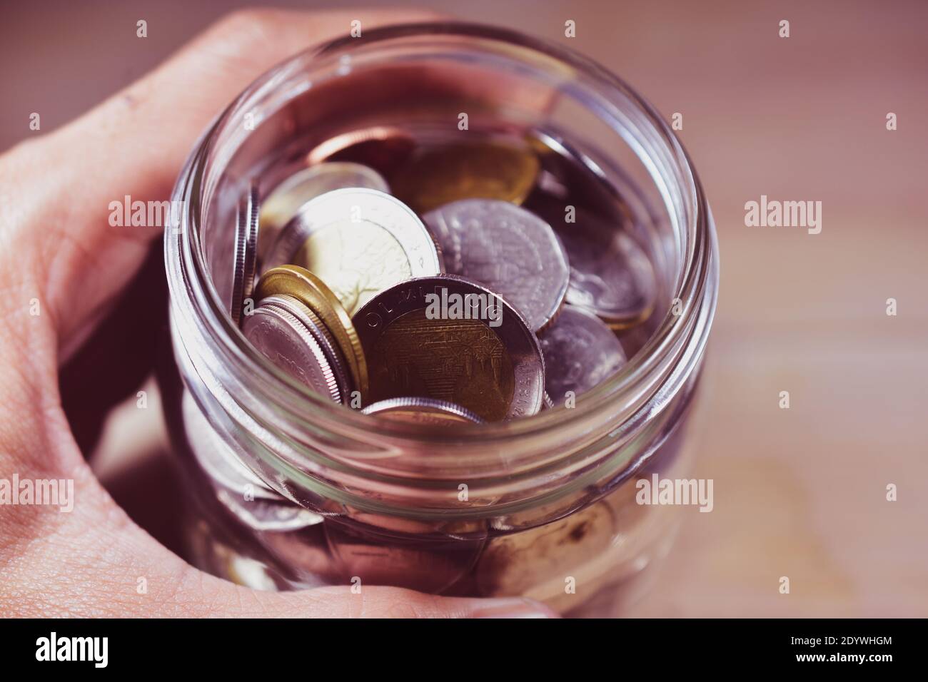 Monete Thai Baht in vaso Foto Stock