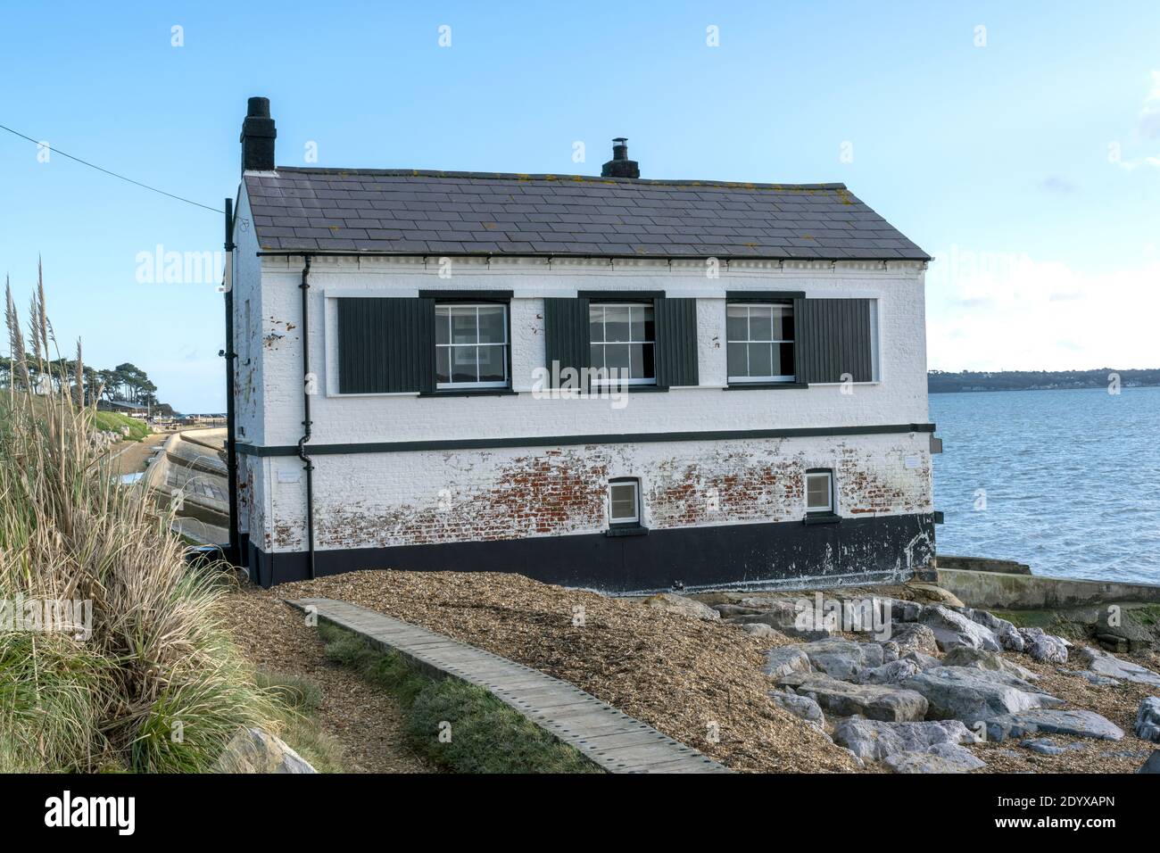 The Old Coastguard Watch House at Lepe Beach, Lepe, New Forest, Hampshire, Inghilterra, Regno Unito Foto Stock