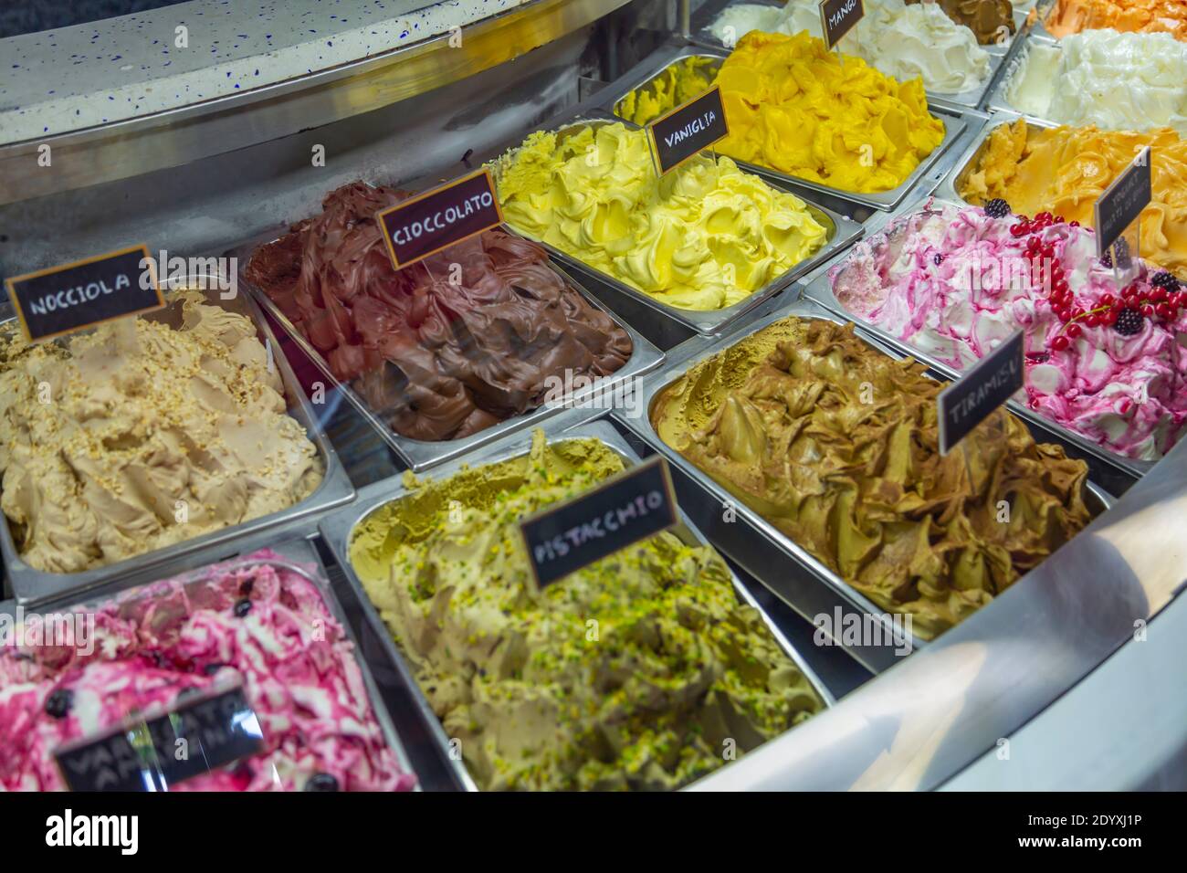 Colorato ghiaccio tradizionale italiano ceam, Roma, Lazio, Italia, Europa Foto Stock