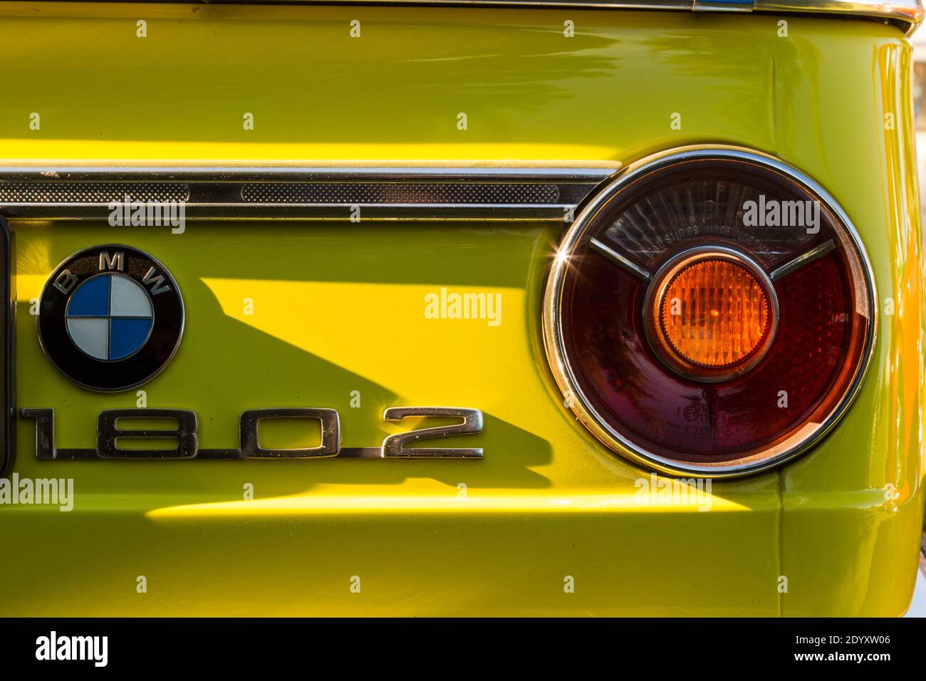 Auto BMW 1802 a 2 porte, prodotta nel 1971-1974, esposta al salone automobilistico di Sopron, Ungheria Foto Stock