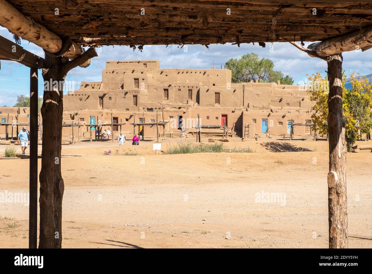 Lo storico villaggio nativo americano adobe di Taos Pueblo, New Mexico, Stati Uniti. Patrimonio dell'umanità dell'UNESCO. Foto Stock