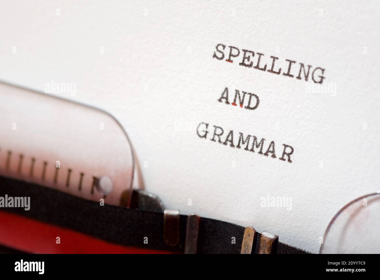 Ortografia e frase grammaticale scritta con una macchina da scrivere. Foto Stock