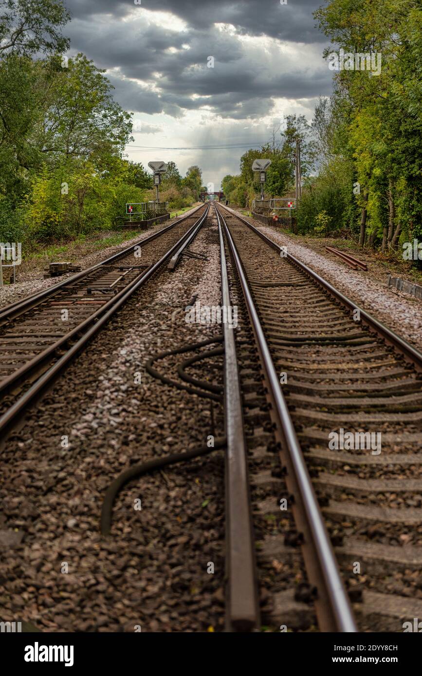 Binari ferroviari a Headcorn vicino Maidstone a Kent, Inghilterra Foto Stock