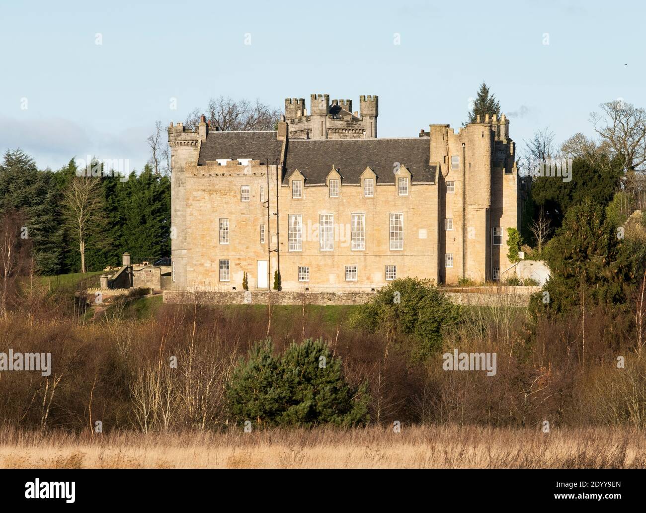 Vista dal sud di Airth Castle Hotel, Stirlingshire, Scozia. Foto Stock