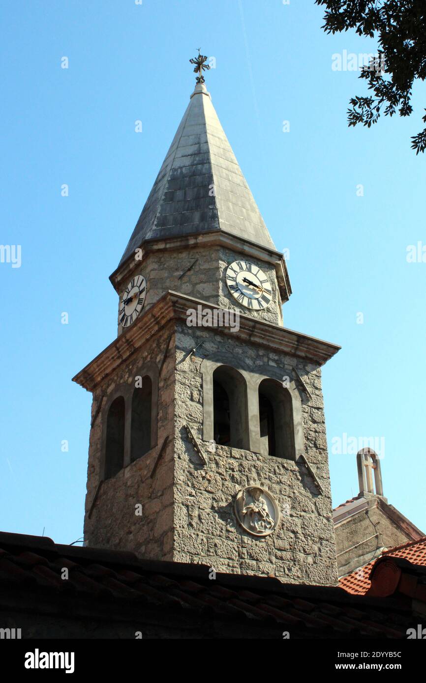 St. Jakobus ap. Chiesa torre, Opatija, Croazia, Europa Foto Stock
