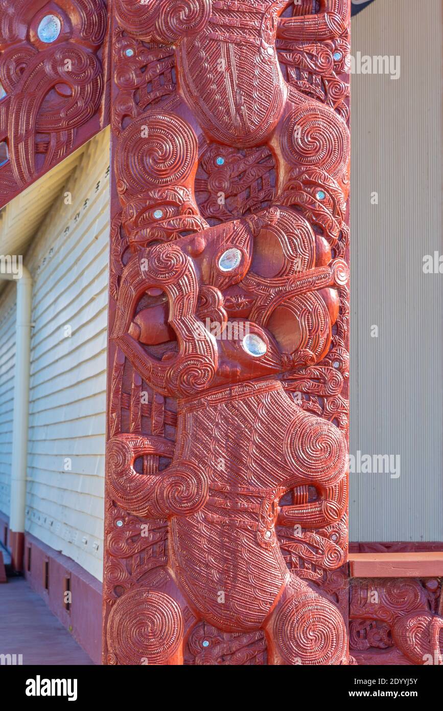 Scultura Maori a Rotorua in Nuova Zelanda Foto Stock