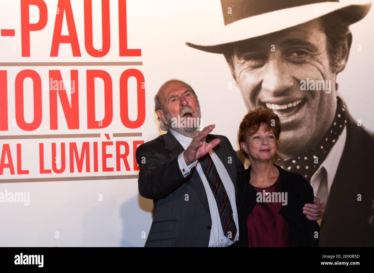 Jean-Pierre Marielle e sua moglie Agathe Natanson partecipano alla cerimonia di apertura del 5° Festival del Cinema Lumiere e al tributo all'attore francese Jean-Paul Belmondo a Lione, in Francia, il 14 ottobre 2013. Foto di Vincent Dargent/ABACAPRESS.COM Foto Stock